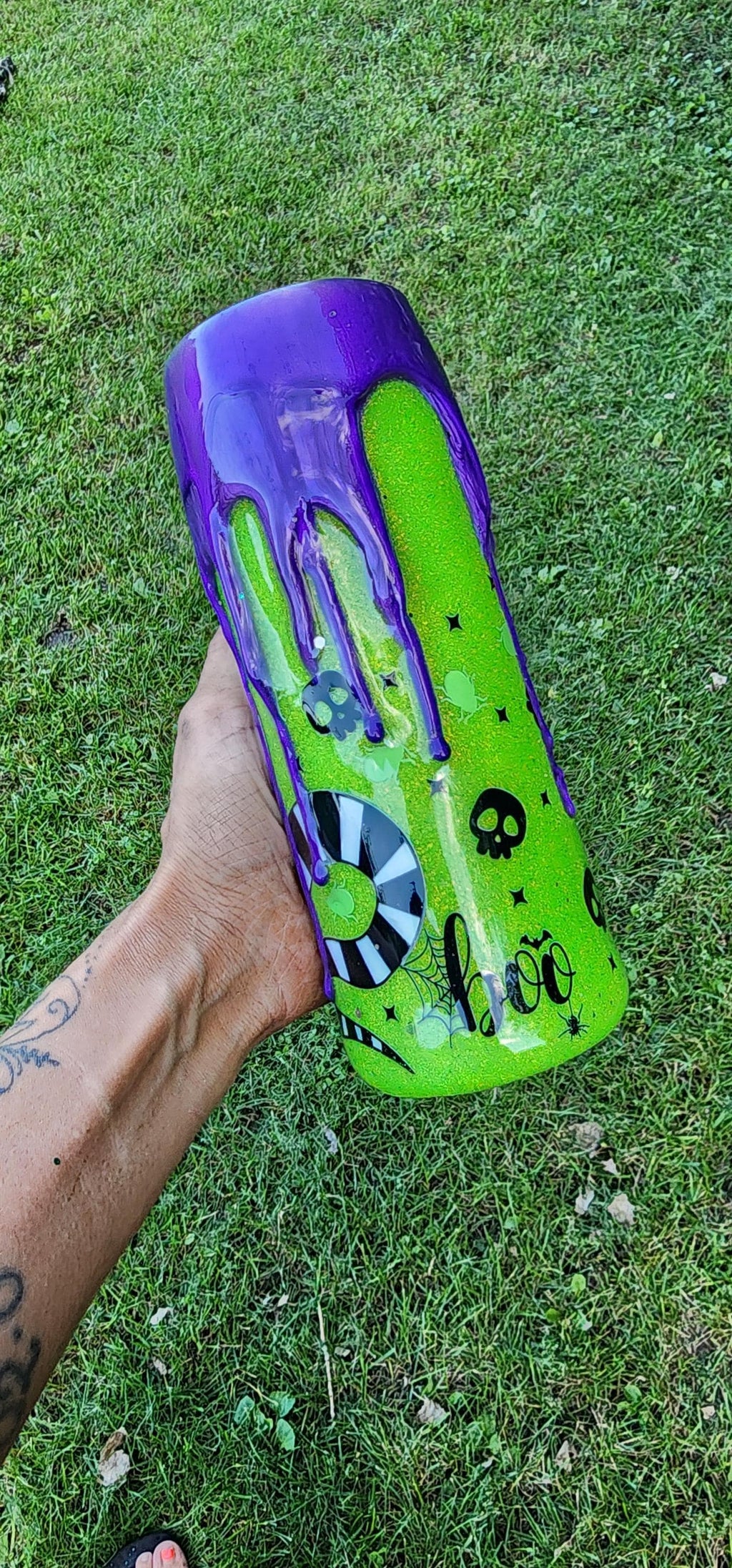 Epoxy Drip Tumbler – Neon Green & Purple Creepy Cute Horror Cup | Handmade Halloween Drinkware and Spooky Movie Fan Gift