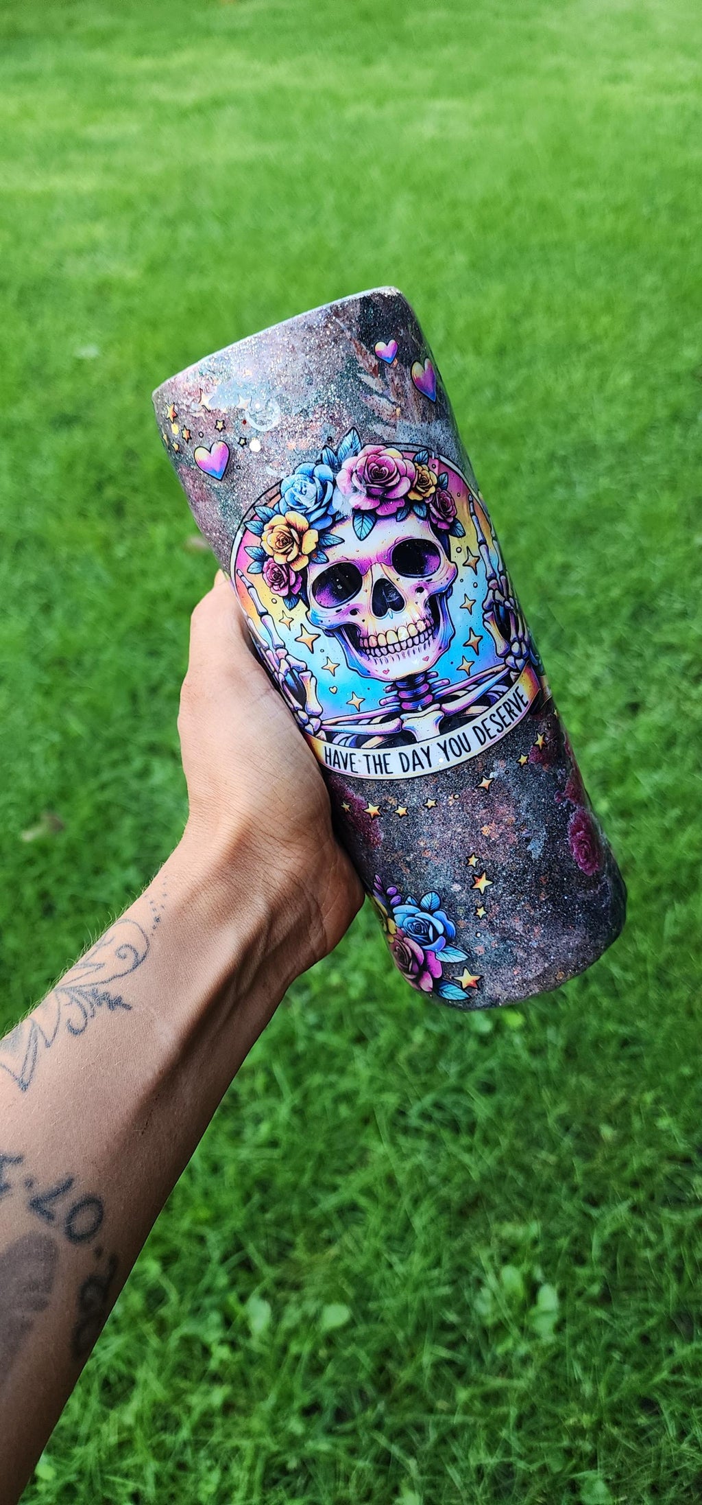 Skull & Rose Epoxy Tumbler: Gothic Floral Coffee Cup - Sarcastic Gift