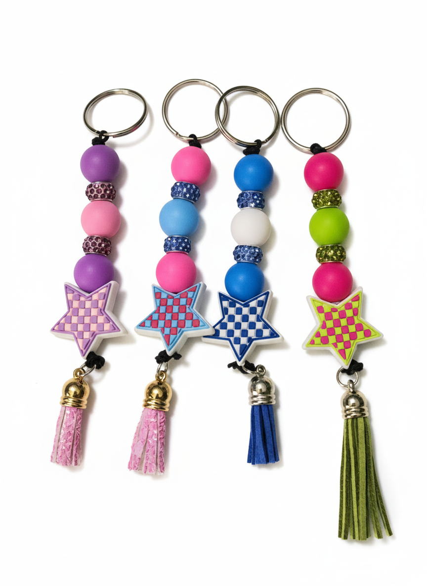Checkered Star Beaded Keychain: Funky Bag Charm for Bold Personalities