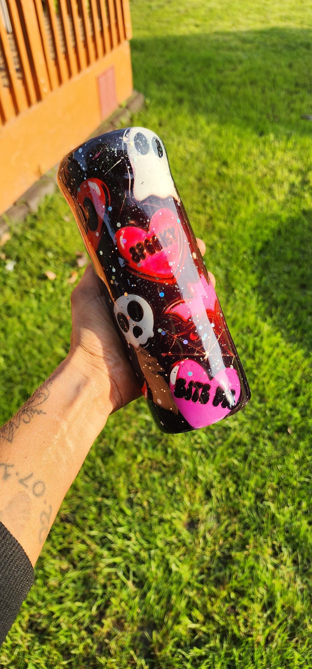 Skull & Heart Glitter Tumbler: Gothic Glam Stainless Steel Cup