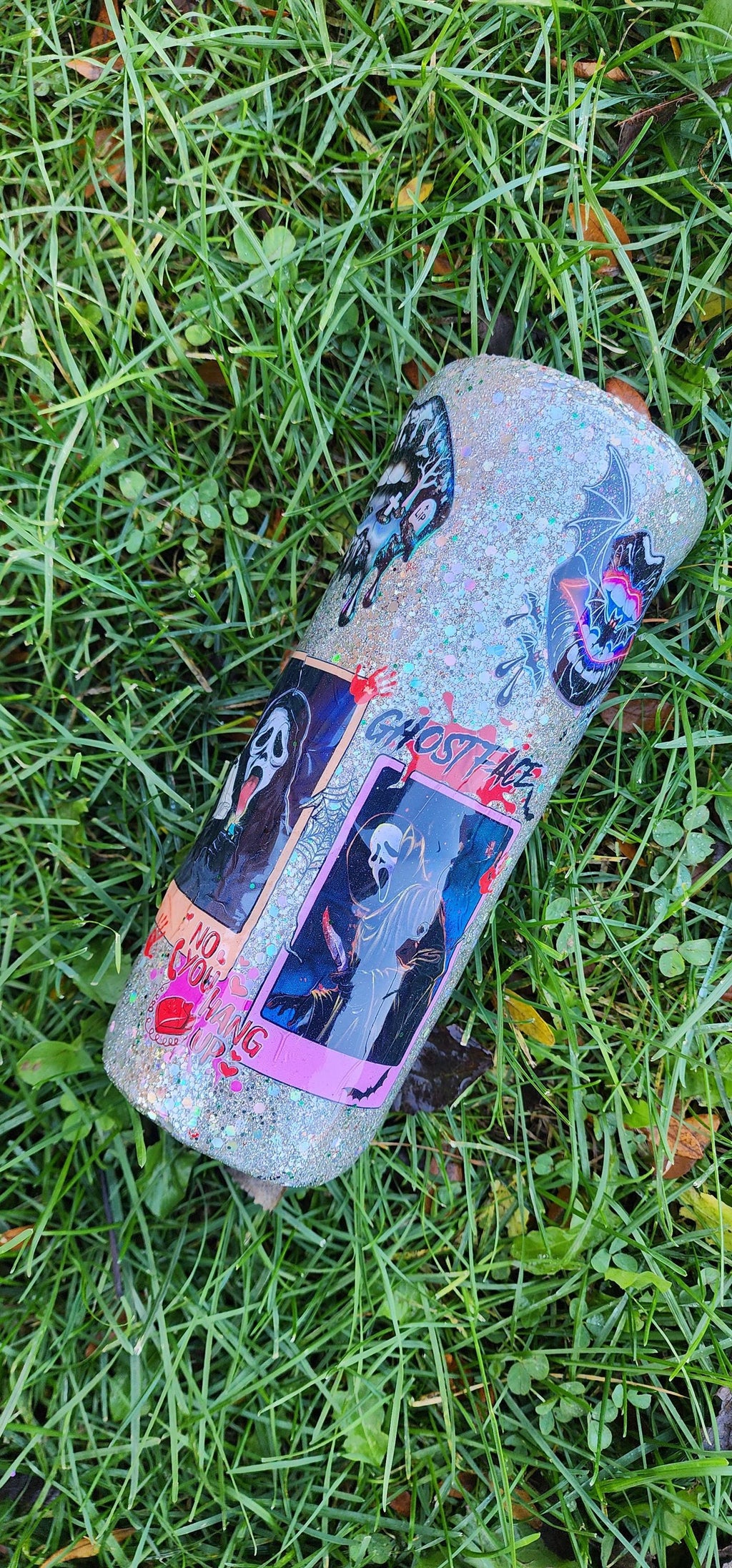 Scream-Inspired Ghost Face Epoxy Tumbler | Glitter Horror Cup for Spooky Vibes