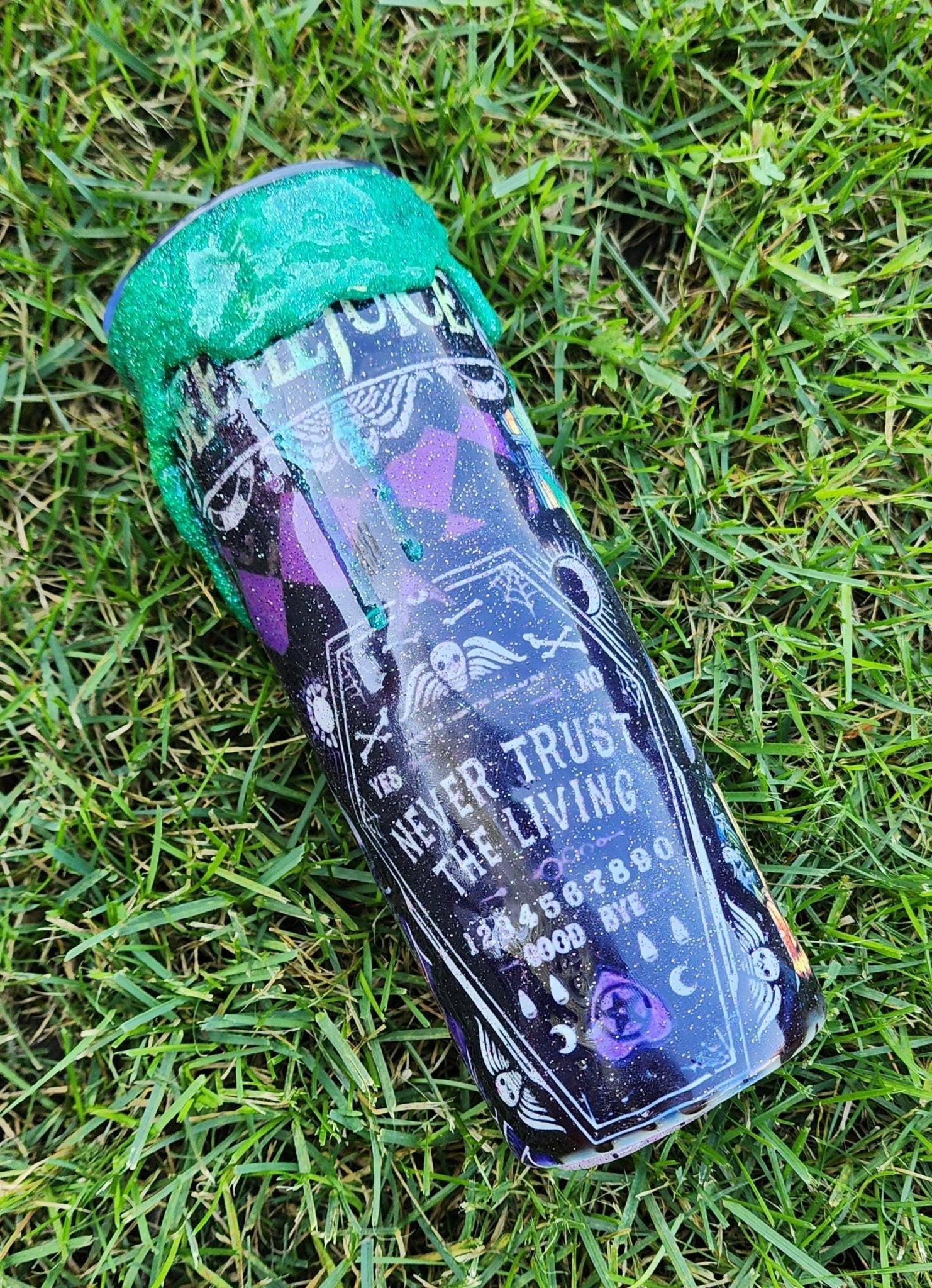 Never Trust the Living Beetlejuice Tumbler – 20oz Spooky Epoxy Drip Cup | Handmade Halloween Horror Drinkware - Hempin Mayhem