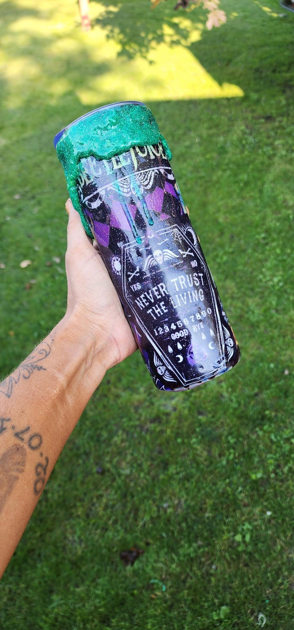 Never Trust the Living Beetlejuice Tumbler – 20oz Spooky Epoxy Drip Cup | Handmade Halloween Horror Drinkware - Hempin Mayhem