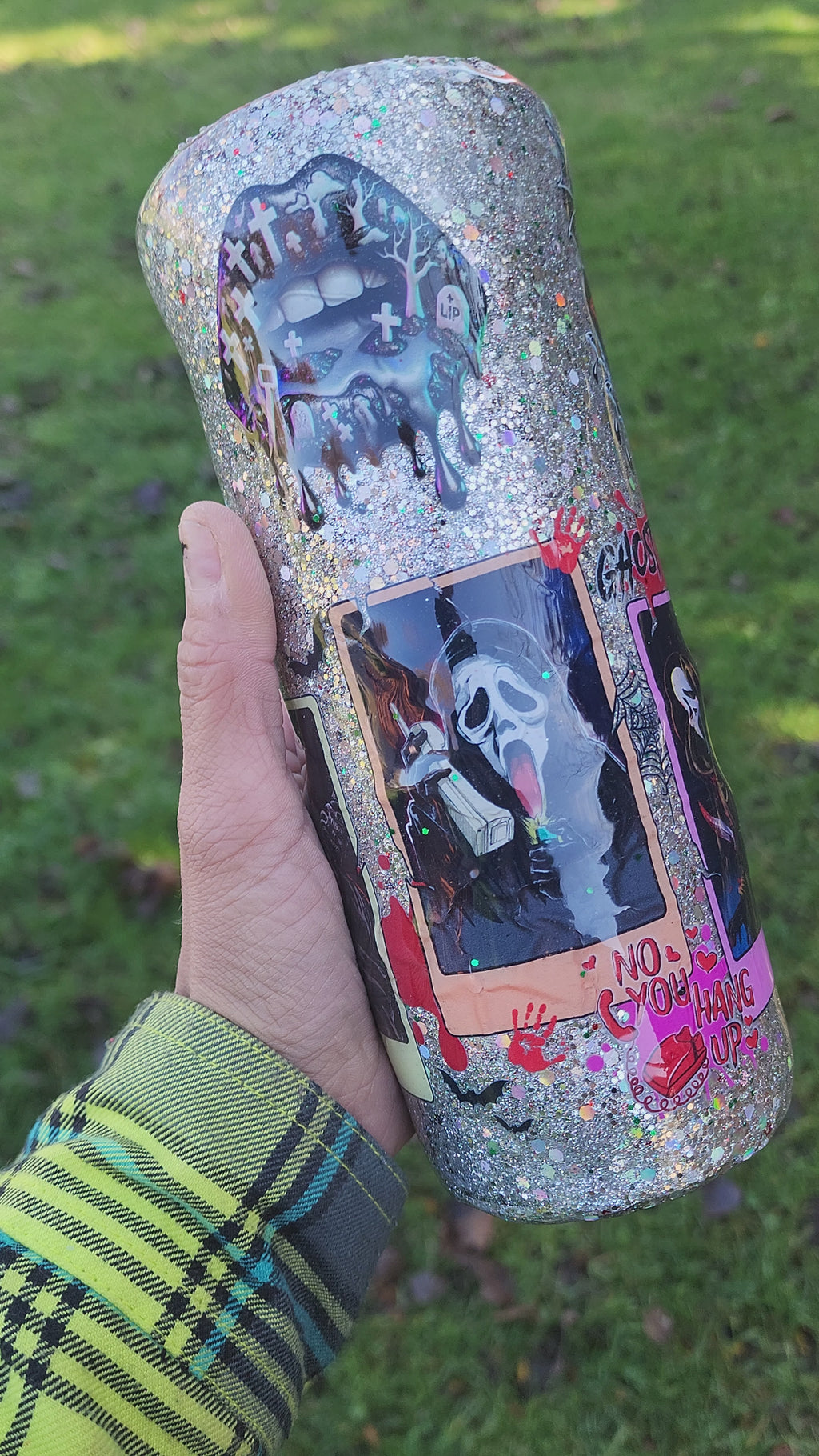 Scream-Inspired Ghost Face Epoxy Tumbler | Glitter Horror Cup for Spooky Vibes