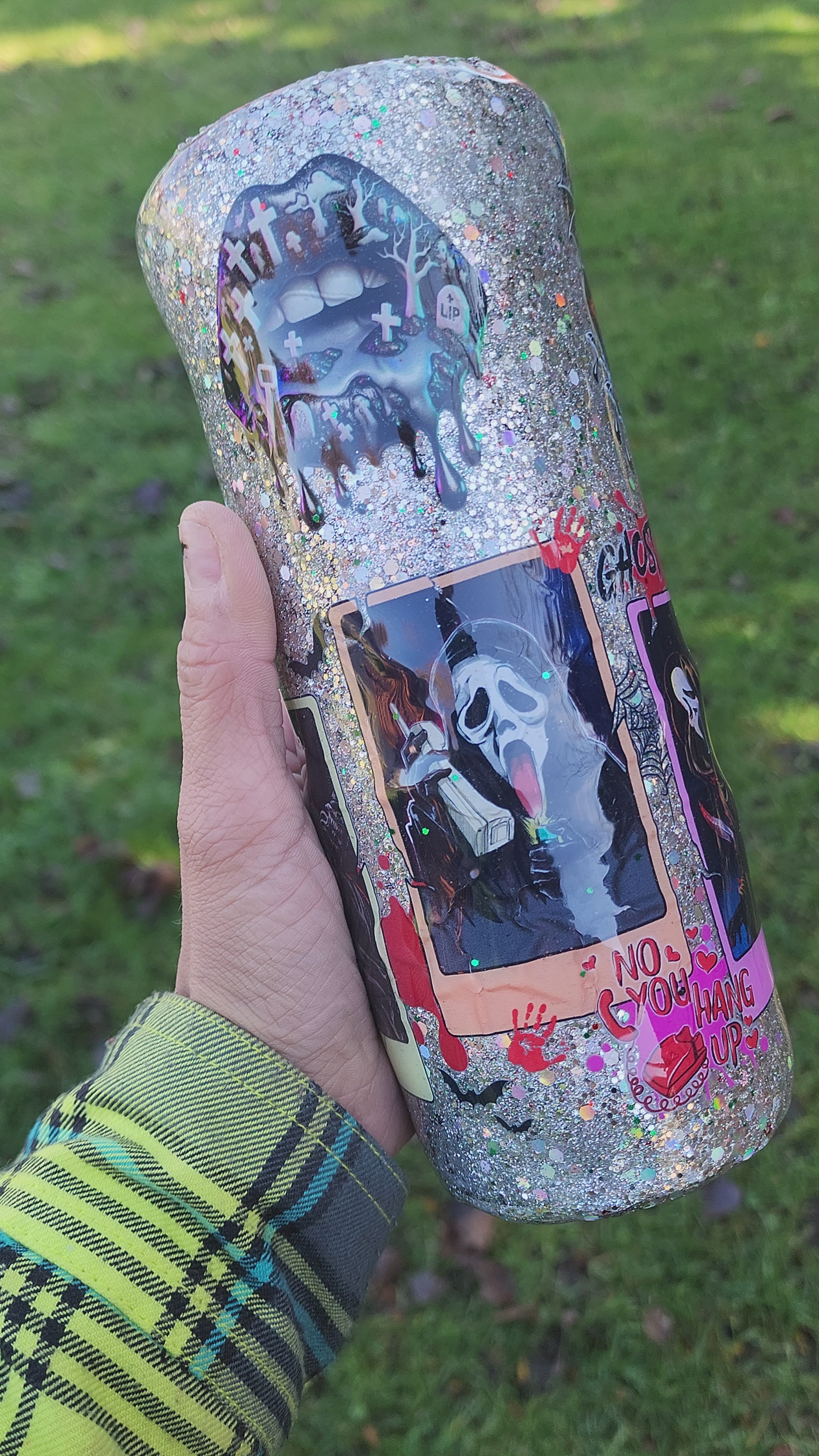 Scream-Inspired Ghost Face Epoxy Tumbler | Glitter Horror Cup for Spooky Vibes