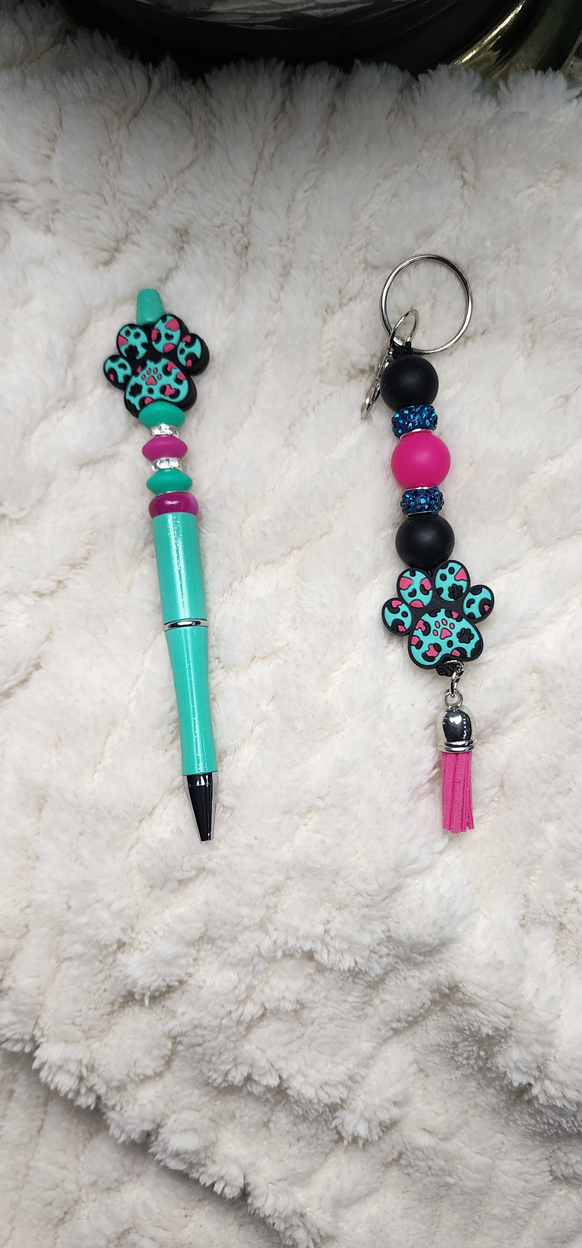 Leopard Paw Print Gift Set – Matching Pen & Acrylic Keychain | Animal Print Accessories